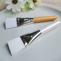 Pinceaux de maquillage professionnels, vente en gros, grande taille, haute qualité, OEM, cheveux personnalisés, Style en bois, brosse douce de maquillage pour le visage