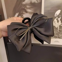Elegante pasador de pelo semimanual de tela satinada gris estilo francés con lazo y diseño dulce para moños de mujer en la parte trasera de la cabeza