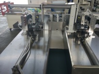 Machine d'emballage et de scellage semi-automatique électrique de haute qualité pour sacs en plastique, serviettes et papier de soie, avec moteur à pompe et PLC