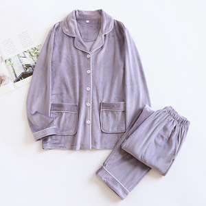 Vêtements d'hiver en gros pour femmes, pyjamas en flanelle chauds personnalisés avec logo, ensemble <span class=keywords><strong>de</strong></span> vêtements <span class=keywords><strong>de</strong></span> <span class=keywords><strong>nuit</strong></span> en <span class=keywords><strong>polaire</strong></span> corail pour femmes, vêtements <span class=keywords><strong>de</strong></span> détente - Product Image 4