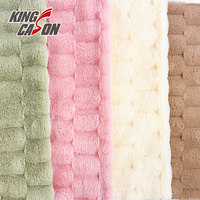 Tissu en fausse fourrure de lapin jacquard Kingcason, 100 % polyester, rose, jaune, coloré, doux et moelleux, pour vêtements, fabriqué en Chine