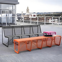 Ensemble table, chaises et bancs d'extérieur style nordique pour cour, balcon, terrasse, hôtel, gîte, café – Mobilier de loisirs design