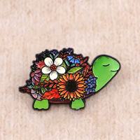 Broches décoratives créatives en émail UV avec motifs de dessins animés mignons (raton laveur, chien, tortue, corbeau) en métal, accessoires vestimentaires, vente en gros