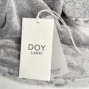 Barato diseño personalizado impresión nombre logotipo papel prenda etiquetas colgantes ropa etiquetas colgantes con cuerda - Product Image 4