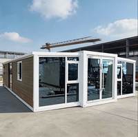 Maison préfabriquée extensible en panneaux sandwich d'acier à 3 chambres pour hôtel/villa, maison modulaire de luxe de 40 pieds