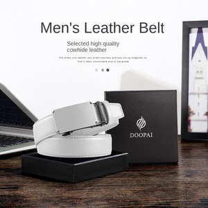 <span class=keywords><strong>Cintura</strong></span> elegante da <span class=keywords><strong>uomo</strong></span> con fibbia a cricchetto - Vera pelle regolabile da 1 3/8 pollici, lunghezza tagliabile, con confezione regalo - Product Image 5
