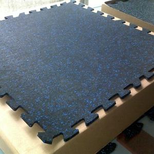 Precio de fábrica Equipo de gimnasio Alfombrilla de goma Crossfit Gimnasio Piso Enclavamiento Azulejo de goma - Product Image 1