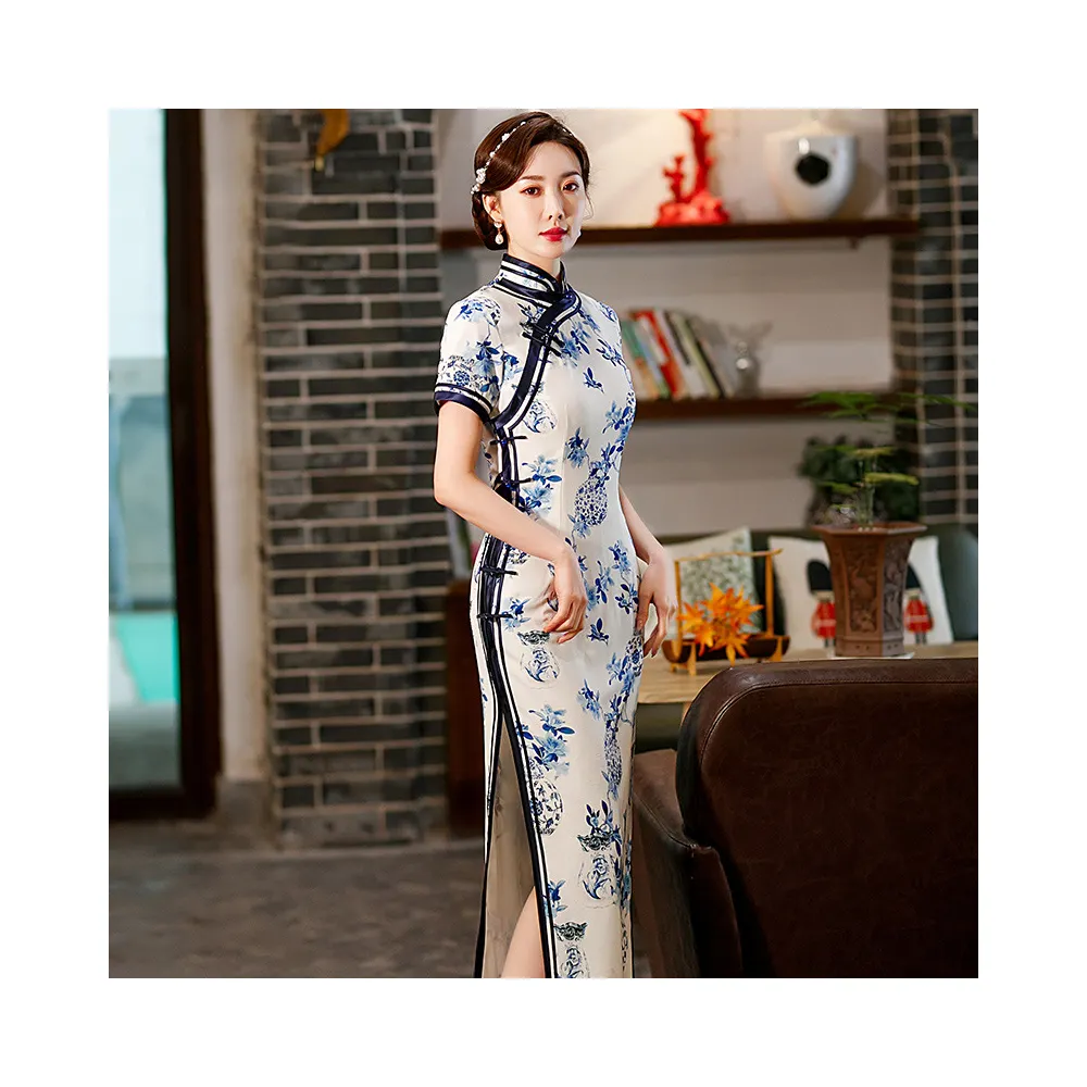 2022 spring and summer new Chinese style cheongsam personality blue and white porcelain blue gift slim dress