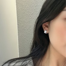 Pendientes de Plata de Ley S925 con Textura Industrial y Diseño Geométrico Cuadrado para Mujer - Joyería de Personalidad y Temperamento - Product Image 3