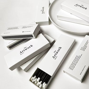 Boîte <span class=keywords><strong>d</strong></span>'<span class=keywords><strong>allumettes</strong></span> en carton rouge personnalisée avec des <span class=keywords><strong>allumettes</strong></span> en bois - Utilisation pour mariage, sécurité, écologique et recyclable - Product Image 1