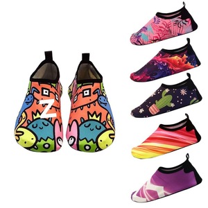 Chaussures aquatiques unisexes à séchage rapide avec semelle souple antidérapante et motif imprimé, idéales pour la marche aquatique en extérieur, la randonnée en rivière, le fitness et le yoga en intérieur - Product Image 2