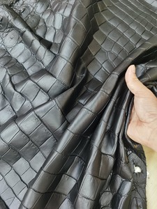 แจ็คเก็ตหนังจระเข้ผู้ชายขายส่งแบบยกสต็อก |   ผู้ผลิตเสื้อสูทและเสื้อแจ็คเก็ตแบบ OEM/ODM ตามสั่ง - Product Image 3