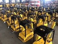 Compacteur vibrant de sol 160 kg réversible diesel/essence avec plaque de compactage haute efficacité pour routes