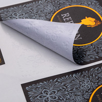 Étiquettes d'emballage en papier texturé personnalisé avec revêtement en vinyle et feuille d'or pour verres à vin et bouteilles