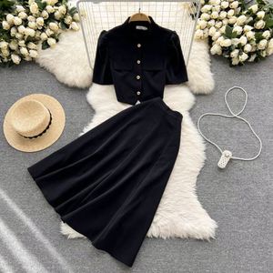 Conjunto de Falda Midi y Top de Manga Corta Tejido Digital Liso para Mujer - Elegante Conjunto de 2 Piezas Transpirable y Ecológico al por Mayor - Product Image 3