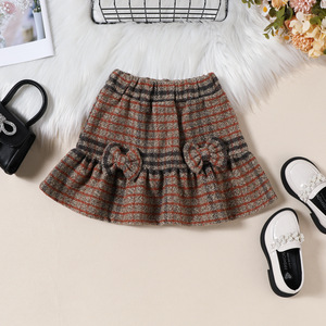 ชุดเสื้อผ้าเด็กแฟชั่น เสื้อแขนยาวคอสูง ผ้าขนสัตว์ลายสก็อต กระโปรงทรงเอ พร้อมเสื้อกั๊กติดกระดุมและโบว์ สำหรับเด็กผู้หญิง 3 ชิ้น - Product Image 6