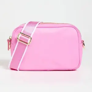 Único Crossbody Belt Bag bordado logotipo impermeável rosa senhoras Câmera feminina Bolsa Crossbody Camera Bag 2L