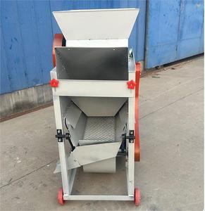 เครื่องปอกเปลือกถั่วลิสงขนาดเล็กแบบอัตโนมัติ ใช้เครื่องยนต์ไฟฟ้า เบนซิน หรือดีเซล กำลังการผลิต 500 กิโลกรัมต่อชั่วโมง <span class=keywords><strong>ราคา</strong></span> - Product Image 3