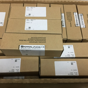 เซ็นเซอร์อินดักทีฟ Pepperl+Fuchs รุ่น NBB15-U1-E2 10-30VDC 200mA คลาส 2 เซ็นเซอร์ตรวจจับระยะใกล้ - Product Image 3