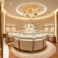 Conception d'intérieur de bijouterie de luxe en bois et solution clé en main pour l'ensemble du magasin