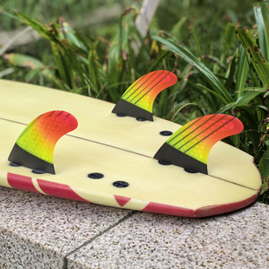 Ailerons de planche de surf UPSURF Gradient G5 en fibre de carbone nid d'abeille à double languette - Product Image 3