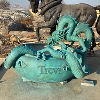 Fontaine d'eau sculptée en bronze vert vintage TREVI, dragon chinois, fontaine en métal pour ornement extérieur