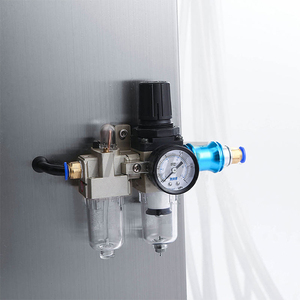 Máquina de llenado de botellas al vacío de 4 cabezales de 750W para aceite y té Altura de página ajustable a prueba de explosiones 26-50mm 200BPH 90kg - Product Image 6