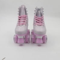 Vente en gros Nouveau modèle de patins à roulettes à talon haut avec roues roses Chaussures de skate clignotantes pour enfants
