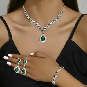 Moda Flor de diamante completo Pendiente de alta calidad pulsera y collar Conjunto de joyas para mujer