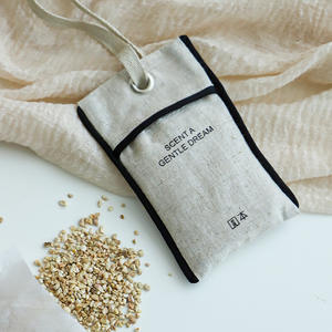 Diffuseur de parfum pour voiture Cotton Way, pendentif désodorisant en coton à suspendre pour l'intérieur de la voiture, parfum doux de rêve. - Product Image 4