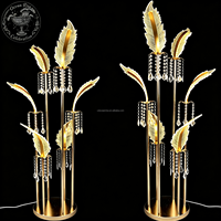 Lampes de sol en acrylique doré avec plumes et éclairage LED pour allée de mariage, décorations pour événements et fêtes