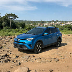 Toyota RAV4 d'occasion 2017, conduite à gauche, SUV, essence/éthanol, automatique - Product Image 1