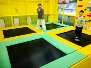 Equipo Comercial para <span class=keywords><strong>Parque</strong></span> <span class=keywords><strong>de</strong></span> Trampolines con Red <span class=keywords><strong>de</strong></span> Seguridad, Piscina <span class=keywords><strong>de</strong></span> Pelotas, Cama Elástica <span class=keywords><strong>de</strong></span> Tamaño Personalizable para <span class=keywords><strong>Parque</strong></span> <span class=keywords><strong>de</strong></span> Diversiones Interior - Product Image 5