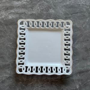 Ensemble de vaisselle en céramique pour mariage Collection complète <span class=keywords><strong>blanche</strong></span> <span class=keywords><strong>creuse</strong></span> pour décoration de fêtes et d'événements Assiettes à dîner carrées avec chargeur - Product Image 1