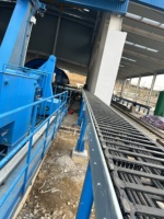 LONGO Vagons-bennes rotatifs industriels entièrement fermés anti-poussière en PA66 pour le transport du charbon et le déchargement de wagons sur rail