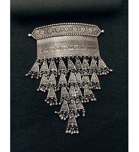 Delicado Collar con Dije de Plata para Mujer, Joyería de Boda que Ofrece un Aspecto Suave y Elegante que Complementa la Moda Diaria con un Toque Visual Elegante - Product Image 4