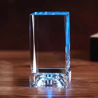 Base LED Economica per Esposizione di Cristalli, Supporto Luminoso Colorato per Cubi di Cristallo 50x50x80mm e 60mm