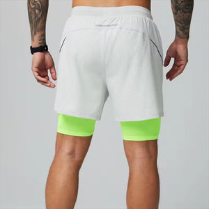 Pantalones Cortos Deportivos para Hombre, Dos en Uno, con Franja Reflectante Personalizada, Elásticos, con Dobladillo Dividido, Color Verde Fluorescente - Product Image 5