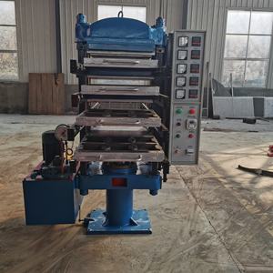 Presse à polymériser pour carreaux en caoutchouc/machine de fabrication de tapis de sol/presse à polymériser pour tapis d'école en caoutchouc - Product Image 2