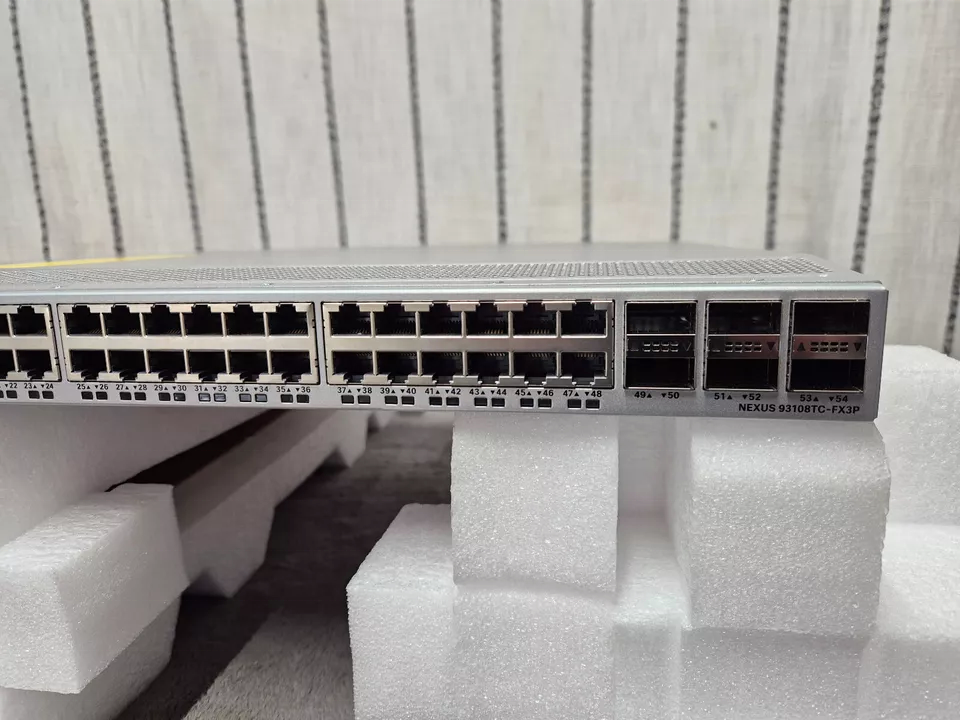 Cisco Nexus N9K-C93108TC-FX3P – Switch 48 Ports RJ45 10Gb/s – Flux Air Exhaust, Rail Kit, Garantie 3 Ans