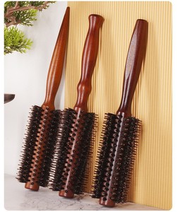 <span class=keywords><strong>Brosse</strong></span> <span class=keywords><strong>à</strong></span> cheveux résistante <span class=keywords><strong>à</strong></span> la chaleur de qualité supérieure avec des poils de sanglier naturels, manche en bois pour volume et brillance - Product Image 1