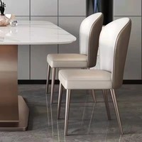 Chaises de salle à manger en cuir PU de luxe avec pieds en métal massif, design nordique et italien, pour les petites salles à manger d'appartements
