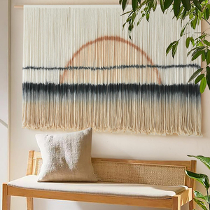 Tapisserie murale en macramé moderne minimaliste neutre au-dessus du lit, fil teinté en tie-dye rose, 57x35 pouces - Product Image 6