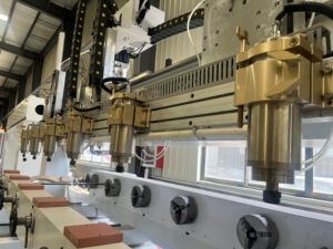 Chất lượng cao 4 trục <span class=keywords><strong>CNC</strong></span> 3D chế biến gỗ khắc máy 1 năm bảo hành (chi phí thấp cho sản xuất đồ nội thất khắc xi lanh - Product Image 4