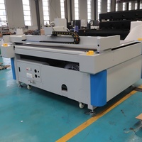 Couteau vibrant CNC de haute précision sans poussière, découpeur oscillant 1600*1000MM pour matériaux composites, préimprégnés de fibre de carbone