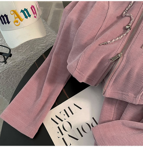 Completo Sportivo Casual Streetwear Taglie Forti da Donna, Set Due Pezzi Primaverile con Top Corto con Cappuccio e Pantaloni Larghi con Spacco - Product Image 4