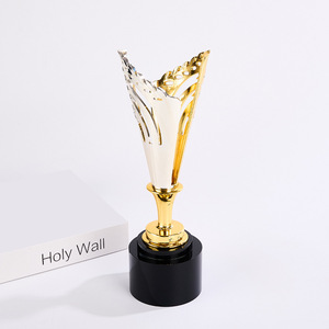 Nouveau trophée en cristal blanc trophée <span class=keywords><strong>de</strong></span> prix d'hôte <span class=keywords><strong>de</strong></span> concours <span class=keywords><strong>de</strong></span> <span class=keywords><strong>chant</strong></span> <span class=keywords><strong>de</strong></span> musique d'oreille <span class=keywords><strong>de</strong></span> <span class=keywords><strong>blé</strong></span> en métal creux <span class=keywords><strong>de</strong></span> haute qualité - Product Image 3