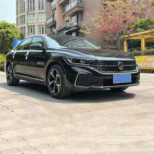 Auto Usate Volkswagen di Marca per la Guida: VW <span class=keywords><strong>Passat</strong></span>, Auto Medie <span class=keywords><strong>a</strong></span> <span class=keywords><strong>Benzina</strong></span> 280TSI 300TSI, 5 Posti, 210 km/h, Cambio Automatico - Product Image 3