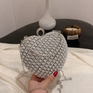 Bolso de Mano para Mujer, Estilo 2026, con Decoraciones de Cadena Diseñado por un diseñador único.8118 - Product Image 5