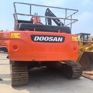 Excavadora Doosan DX300LC-9C Naranja, Equipo de Construcción de Uso Pesado - Product Image 2